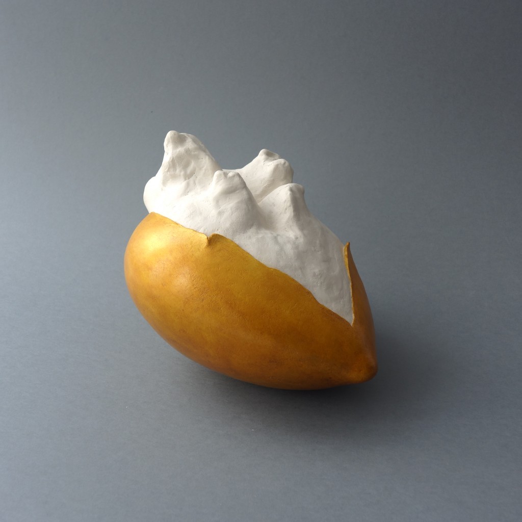 Anna Kåks-Popcorn, 2020, bränd lera. 18x18 cm.